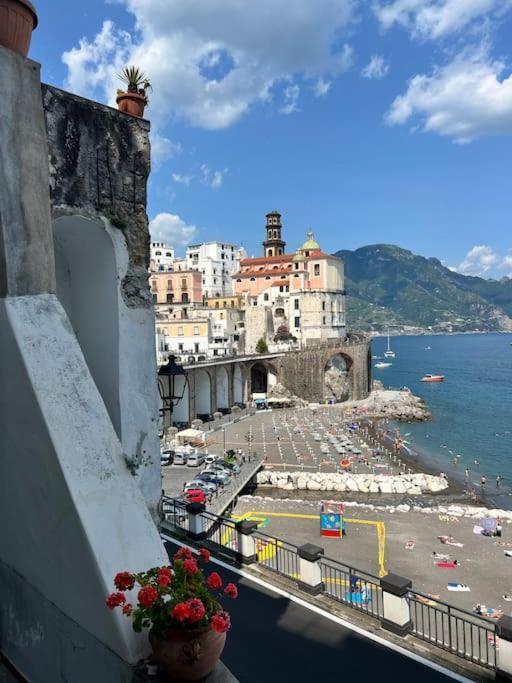 Serhouse Atrani Exterior foto